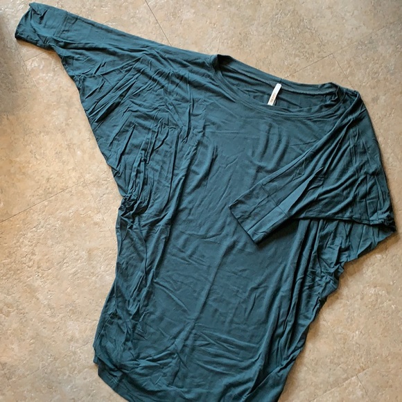 Dolman sleeve top - L